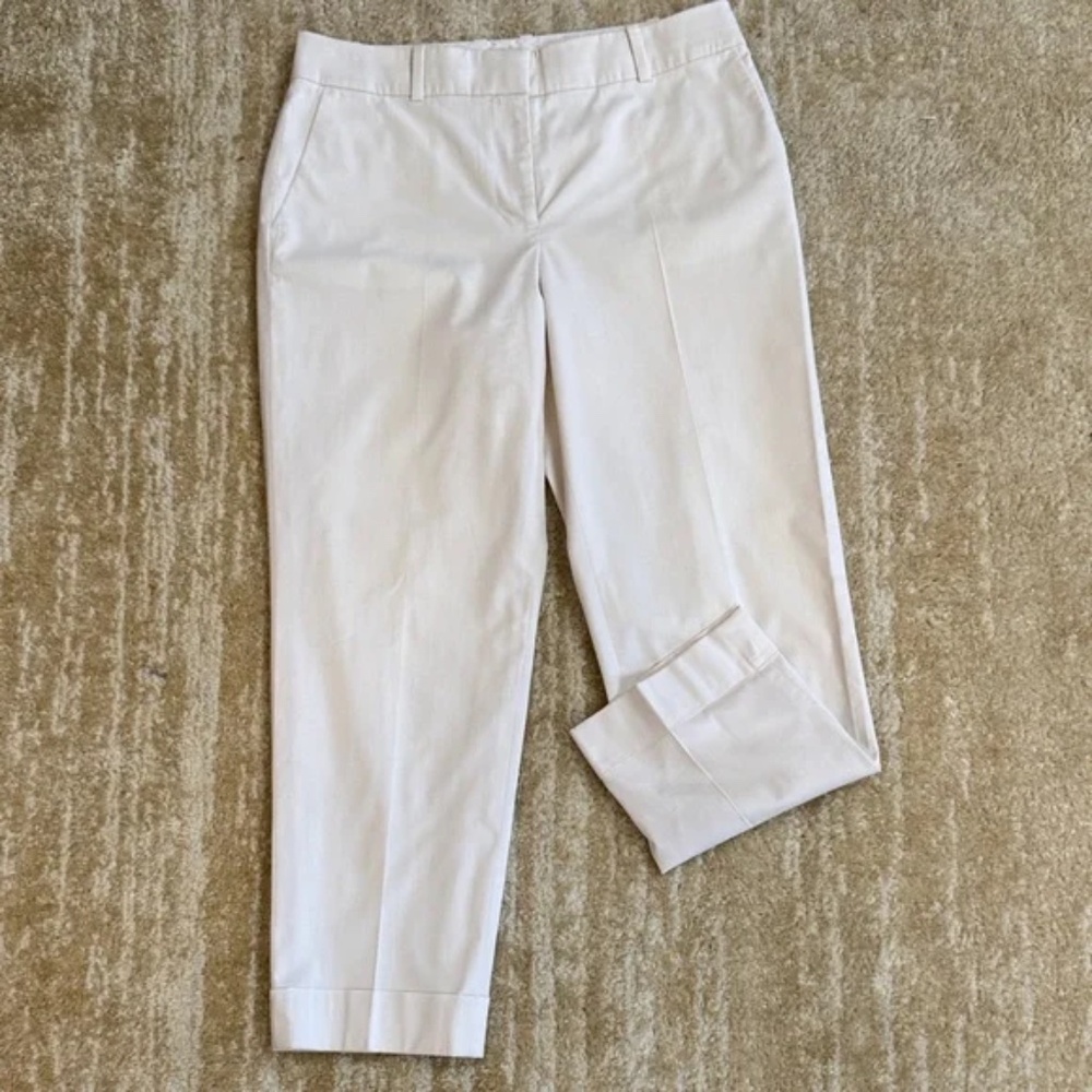 ANN TAYLOR SIGNATURE White Crop Stretch Capri Pants